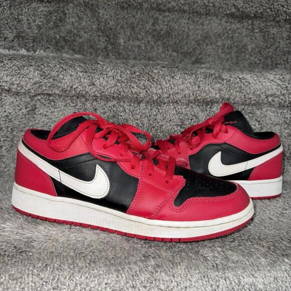 Nike Air Jordan 1 Low Black Red Very Berry 315115-112 7Y M7W8.5 Retro Basketball - Picture 1 of 9